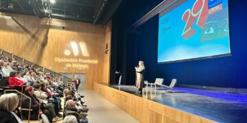 Casi 800 mayores de la provincia disfrutan en el auditorio Edgar Neville del cinefórum sénior con motivo del Festival de Málaga