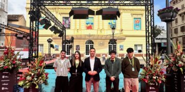 Cuatro jóvenes de la provincia participan en el Festival de Málaga como jurado popular gracias a la Diputación