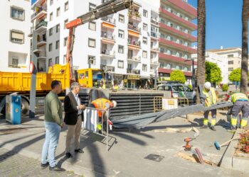 Renovado el alumbrado en la avenida Marqués del Duero con once nuevas farolas y nueve proyectores LED