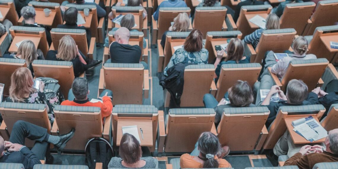 Las mujeres matriculadas en titulaciones STEM en las universidades públicas andaluzas crecen un 15,63%