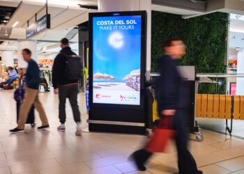 Turismo Costa del Sol promociona las bondades del destino en los principales aeropuertos europeos con la campaña “Make it yours 2026”