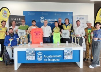 Presentada la camiseta oficial del la XIII Carrera Urbana 10 KM, una de las más populares de Andalucía