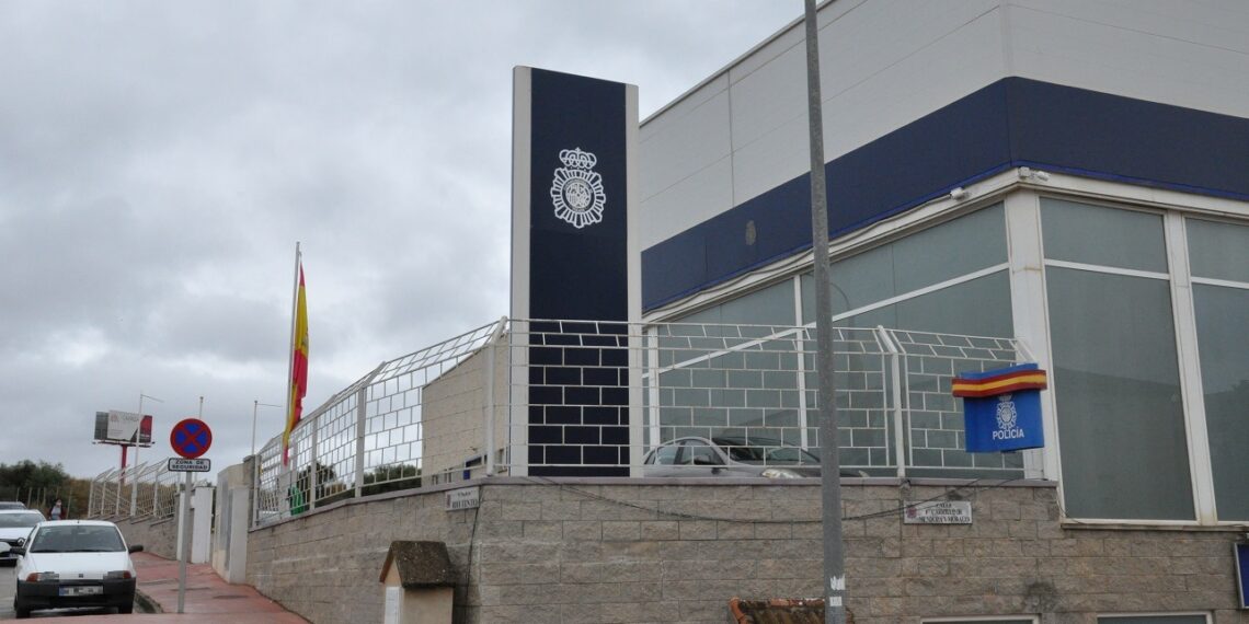 Detenido un hombre por el asalto al propietario de un vehículo que le sorprendió robando dentro en Ronda