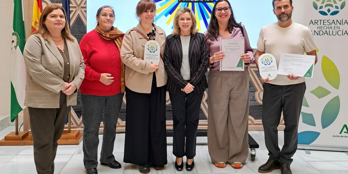 Málaga reconoce al maestro artesano Pascual Cózar y al colectivo Málaga Artesana en los Días  Europeos de la Artesanía