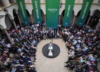 Juanma Moreno presenta en Antequera el programa del PP para el próximo 17 de mayo