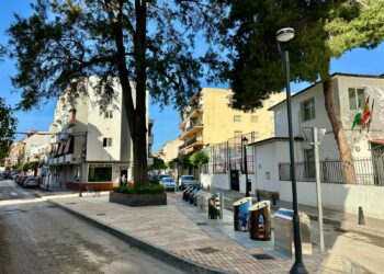 El Ayuntamiento de Fuengirola finaliza las obras de renovación de la plaza existente entre las calles Sevilla y San Salvador
