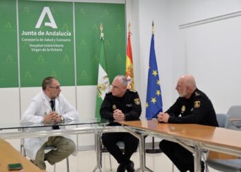 El Clínico de Málaga y Policía Nacional aúnan criterios en materia de colaboración conjunta