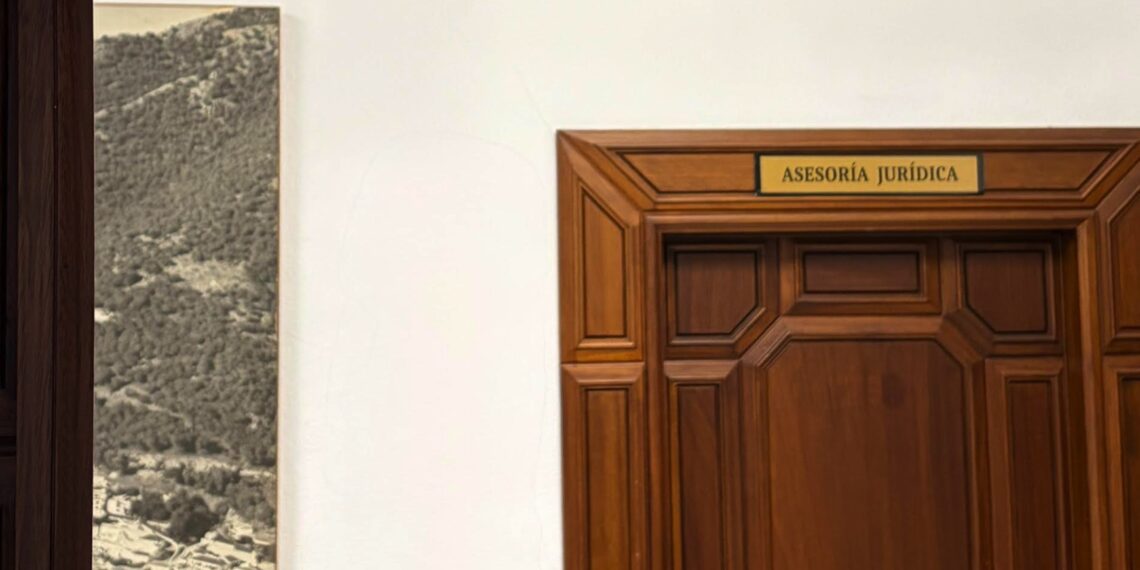 El Ayuntamiento de Mijas incrementa la contratación administrativa y reduce los contratos menores un 30% en un año