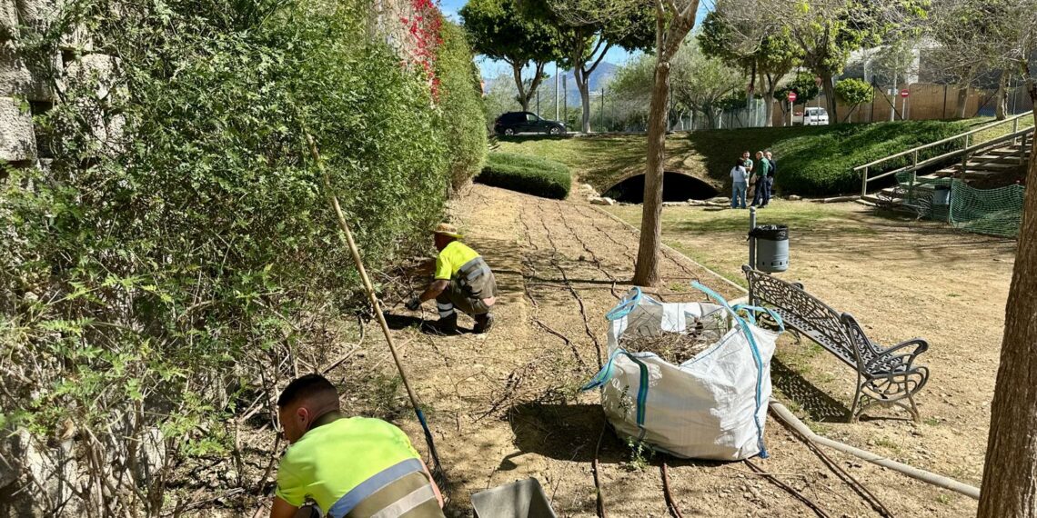 El Ayuntamiento de Fuengirola renueva el Parque Aromático de Miramar