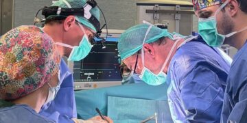 El Hospital Vithas Xanit Internacional celebra 20 años de su apertura y de su primera cirugía cardíaca con una jornada conmemorativa