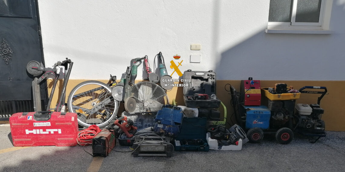 La Guardia Civil detiene a 5 personas por robo de maquinaria industrial en la Costa del Sol