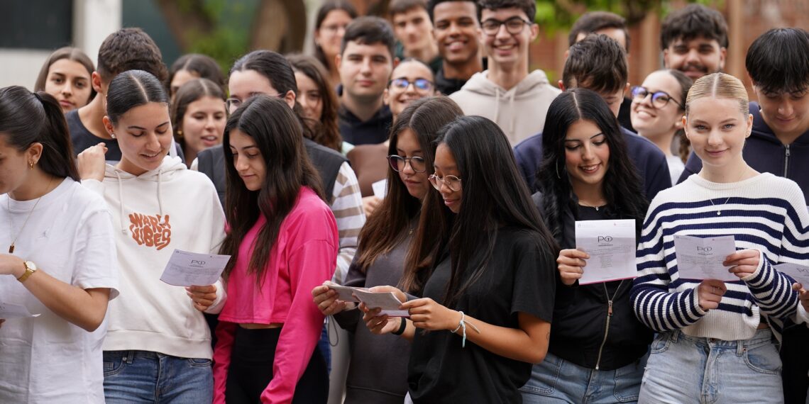 Los estudiantes toman la palabra en Marpoética con Aurora Luque y los clásicos como guía