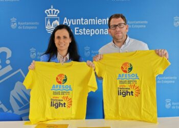 Estepona celebra la XI Marcha Solidaria ‘Darkness into Light’ para ayudar a personas en riesgo de suicidio