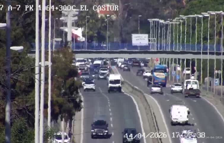 Hasta siete vehículos implicados en una colisión múltiple en la A-7 a la altura de Estepona
