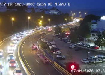 Un alcance complica la entrada a Marbella por la A-7 en Mijas a primera hora de este martes