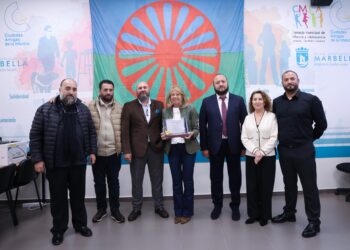 El Ayuntamiento recibe en el Día del Pueblo Gitano el reconocimiento de la Iglesia Evangélica Filadelfia