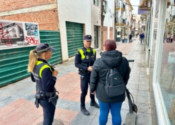 La Policía Local de Fuengirola intensifica la vigilancia contra el mal uso de los patinetes