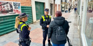 La Policía Local de Fuengirola intensifica la vigilancia contra el mal uso de los patinetes
