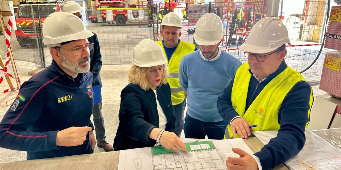 El Ayuntamiento de Fuengirola inicia la reforma del Parque de Bomberos para reforzar la seguridad y modernizar el servicio