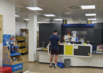 La regularización de inmigrantes se podrá solicitar en 371 oficinas de Correos desde el lunes