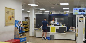 La regularización de inmigrantes se podrá solicitar en 371 oficinas de Correos desde el lunes