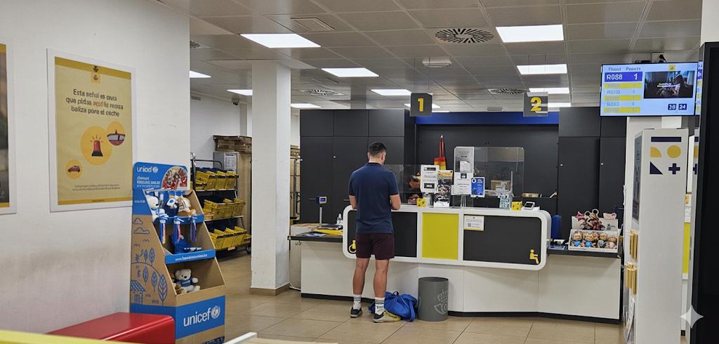 La regularización de inmigrantes se podrá solicitar en 371 oficinas de Correos desde el lunes