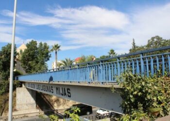 Mijas solicita al Gobierno el cerramiento total de pasarelas peatonales en la A-7 para evitar el riesgo de suicidios