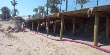 Mijas ejecutará obras de emergencia para restituir un tramo de Senda Litoral dañado por los temporales de viento en El Bombo