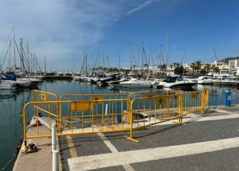 Comienzan las obras para la reparación urgente del muelle de embarcaciones turísticas del Puerto Deportivo de Benalmádena