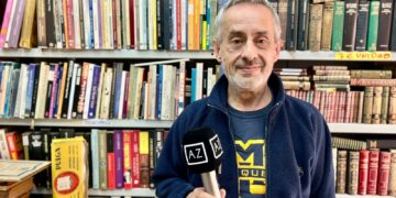 La Librería Abadía de Málaga se despide buscando cobijo para 20.000 libros: «Queremos que sigan vivos con nuestros lectores»