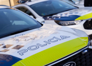 Devuelven una cartera perdida con 1.332 euros a su dueño: las protagonistas, dos estudiantes de Ardales