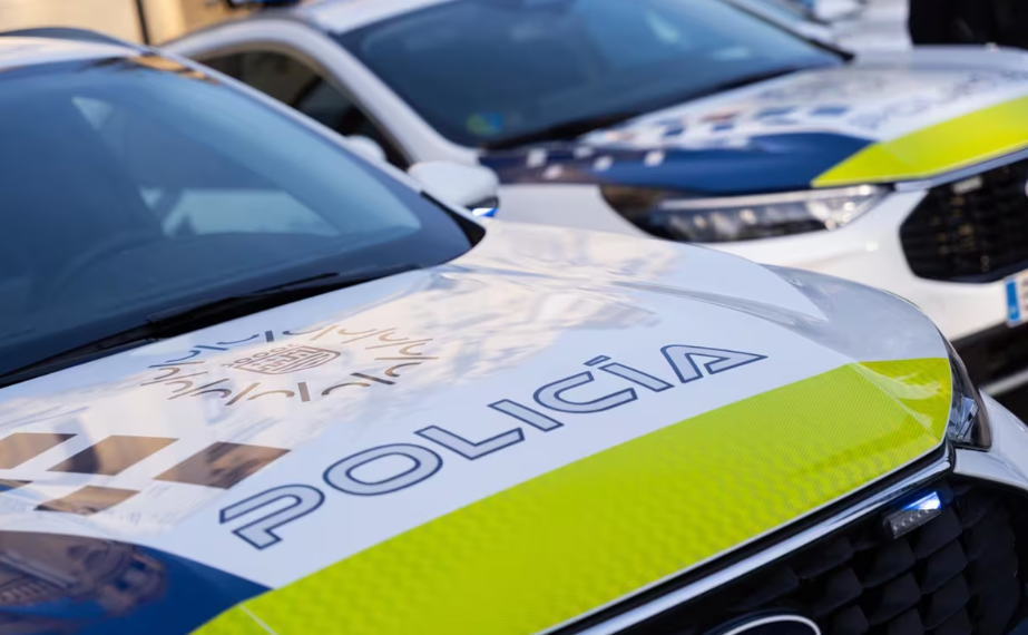 Devuelven una cartera perdida con 1.332 euros a su dueño: las protagonistas, dos estudiantes de Ardales