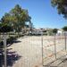 Ampliada la red de equipamientos deportivos en el extrarradio de Estepona con la construcción de dos pistas de pádel en Nueva Atalaya
