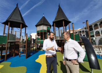 Modernizado el parque infantil de Pueblosol con una completa renovación del pavimento de seguridad