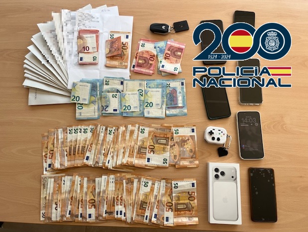 Detectada en Málaga una célula dedicada a la estafa con cargos fraudulentos a sus víctimas: hay dos detenidos en una gasolinera de El Limonar