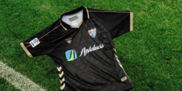 Detenida una joven por el hurto de media docena de camisetas vintage del principal club de fútbol de la provincia de Málaga