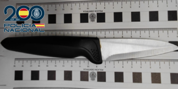Detenido en Málaga un individuo tras atacar a otro con un cuchillo y herirle en el brazo para robarle su patinete