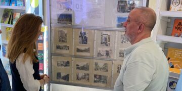 La oficina principal de Correos en Málaga acoge una exposición de postales históricas de la ciudad de los siglos XIX y XX