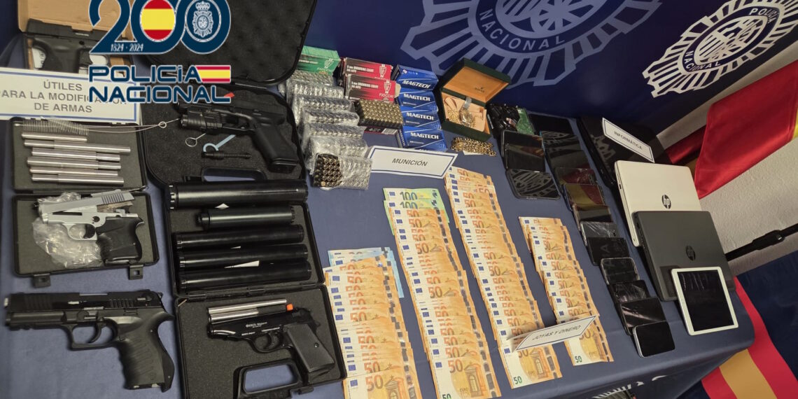 Desarticulado un grupo criminal dedicado a la transformación y venta de armas: hay 14 detenidos
