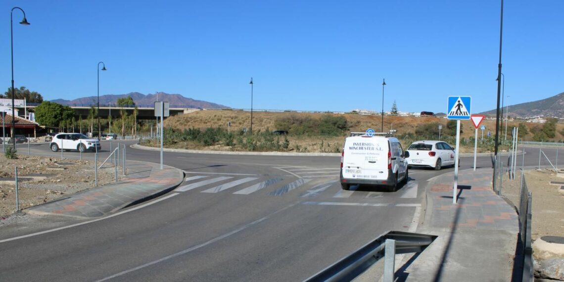 Detienen a un conductor y un acompañante en Mijas por conducir un vehículo robado