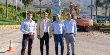 García Urbano visita las obras de mejora del Camino de Los Pedregales