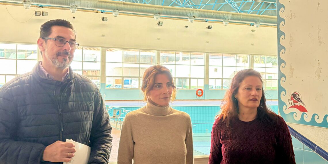 El Ayuntamiento de Mijas saca a concurso la obra para reparar la cubierta de la piscina de Las Lagunas y reabrir la instalación al público