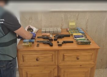 Una persona investigada tras intervenir un arsenal de armas en su domicilio en Alhaurín el Grande