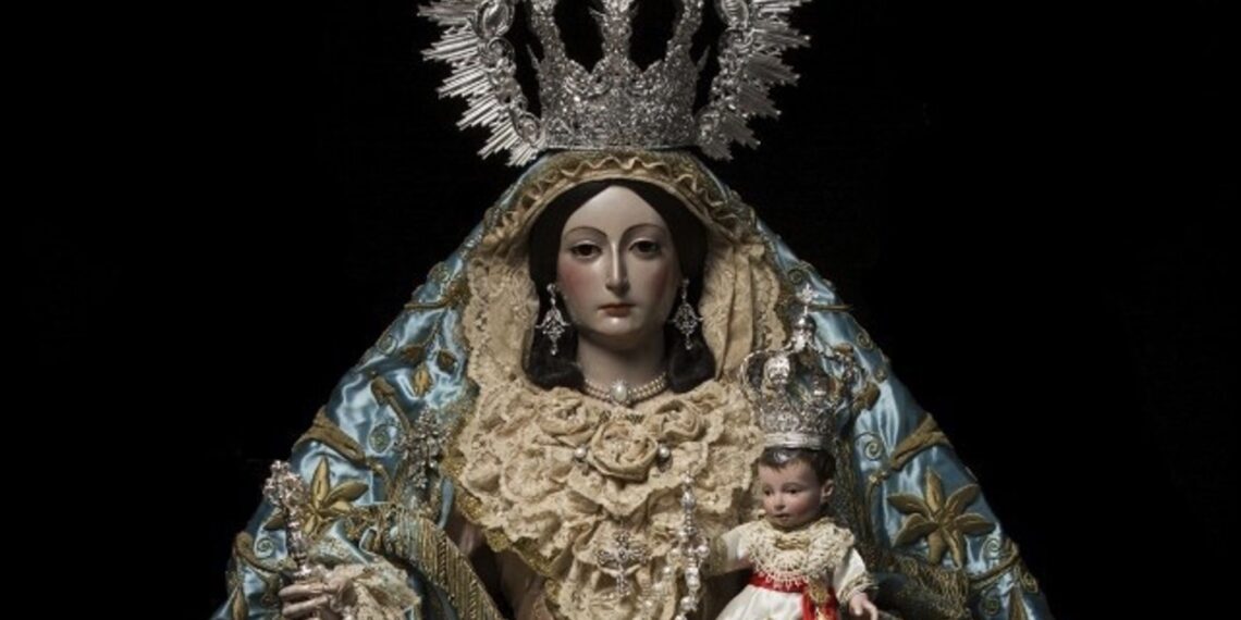 Denuncian el robo de joyas de la Virgen del Rosario, patrona de la barriada de El Palo de la capital