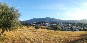 Mijas recuerda a los propietarios la obligación de limpiar y desbrozar parcelas para prevenir incendios