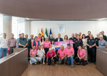 La asociación Paula y la Fábrica de Médula dona 18.000 euros a la Fundación Josep Carreras contra la leucemia