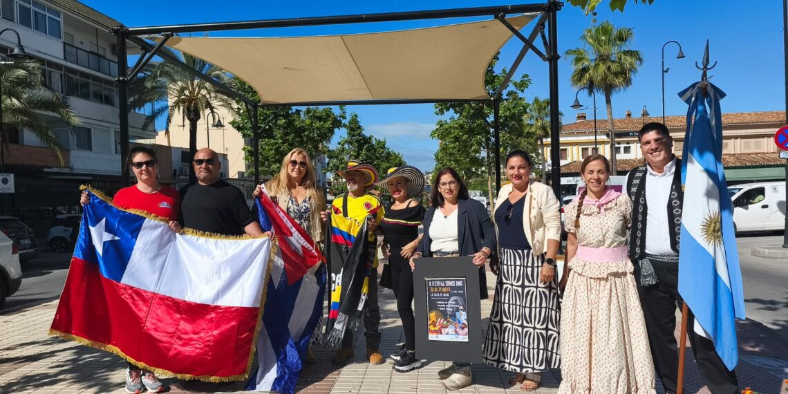 La Cala de Mijas celebra el II Festival Somos Uno con la participación de una decena de países, música, gastronomía y bailes