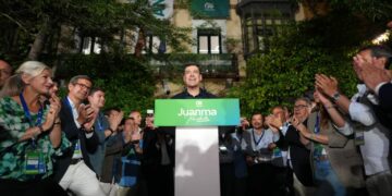 Juanma Moreno apuesta por gobernar en solitario: “No tendría ningún sentido la imposición o la búsqueda de un sillón”