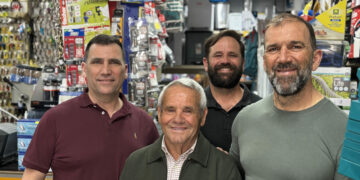 Ferretería Flores, con más de 40 años de historia en San Pedro: «La mayor dificultad son las grandes superficies»