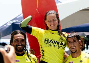 Sarah Almagro vuelve a llevar el nombre de Marbella a lo más alto del surf adaptado mundial